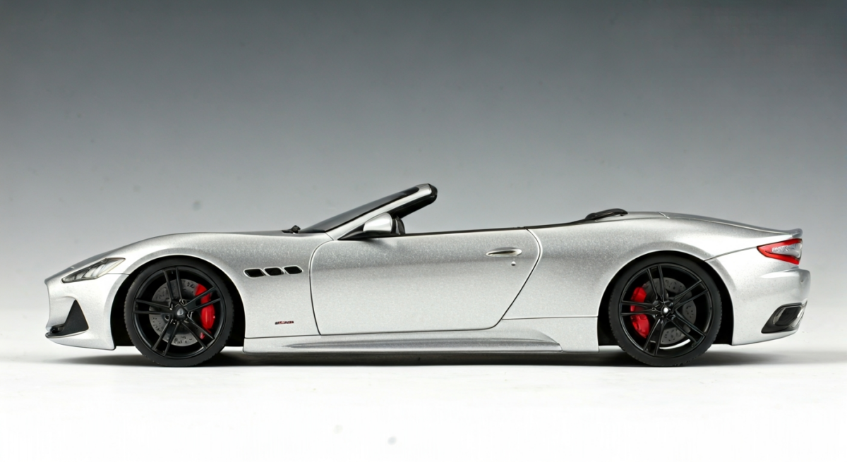 Maserati GranTurismo: Eleganza Italiana in Scala 1/18 — modello in scala